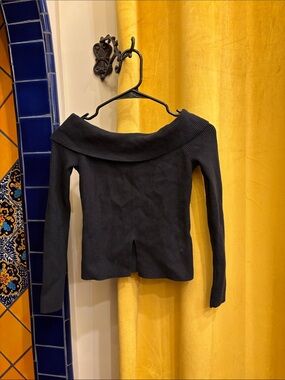 Abercrombie & Fitch Ultra Soft Off-Shoulder Black Ribbed Knit Top